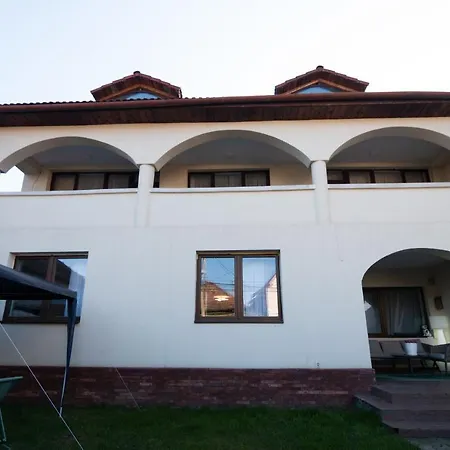 Leisure And Business Crib