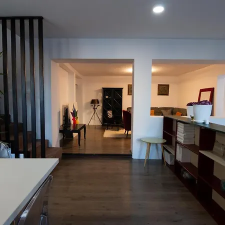 Leisure And Business Crib *